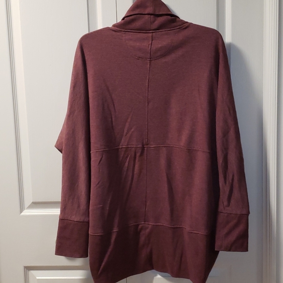 2/$15🦇 oversized rose colored sweater - Picture 3 of 3